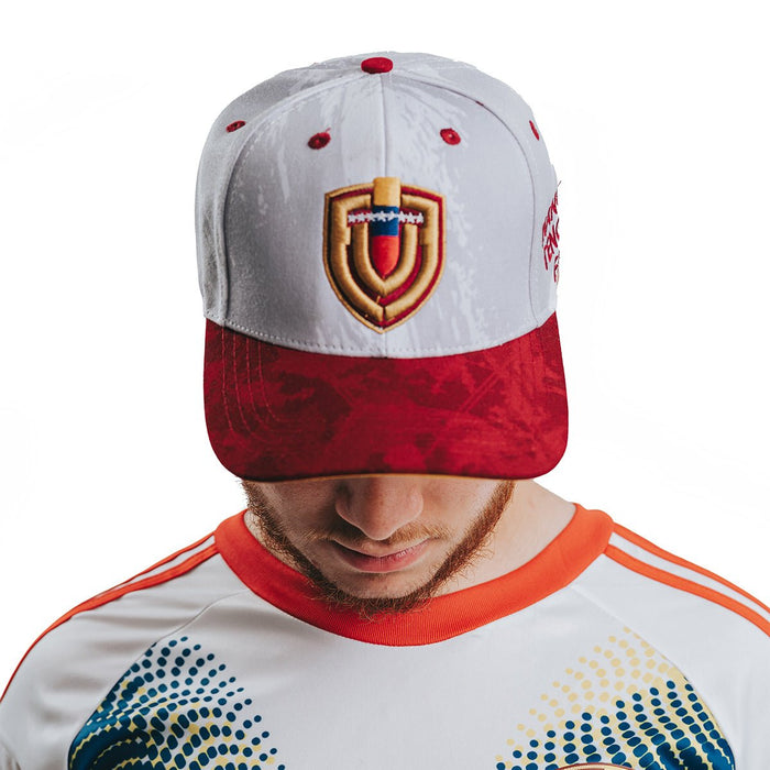 Gorra Vinotinto Blanca - Sabores Market